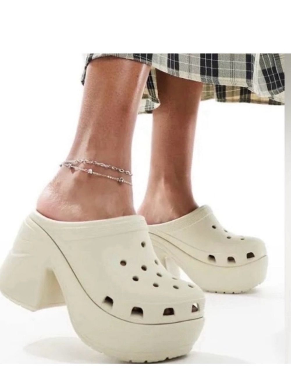 NWOT CROCS Siren Platform Clog in Cream